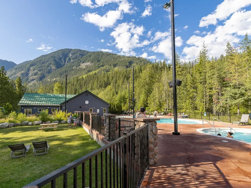 Crazy Creek Hot Pools Resort — photo 4